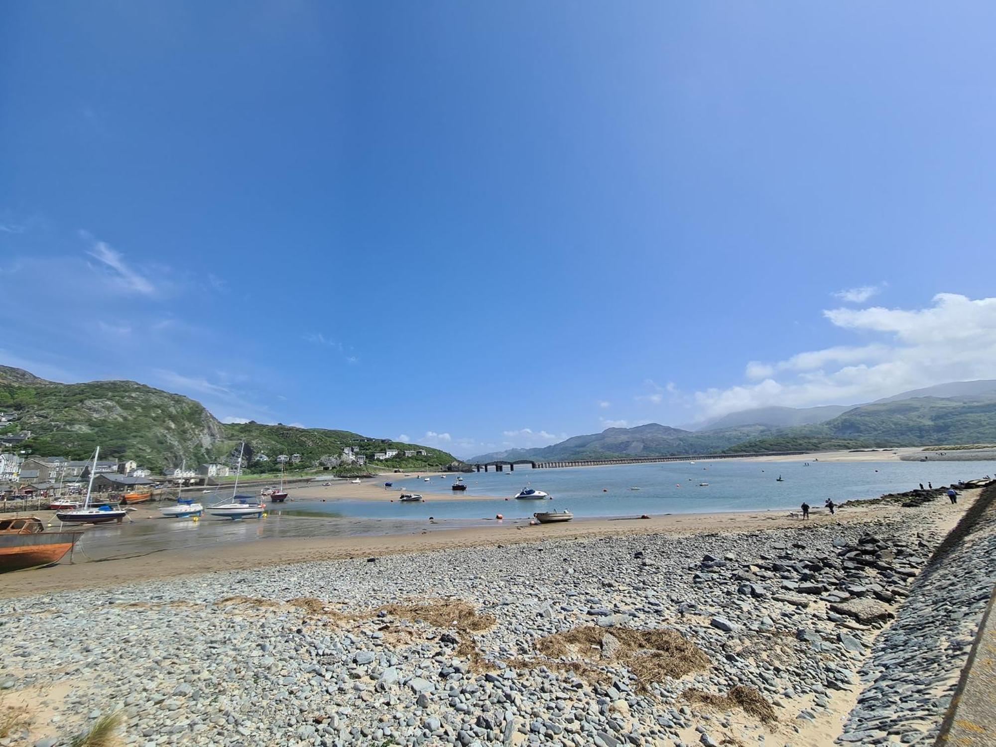 The Penthouse Ny Loft Apartment Barmouth Buitenkant foto